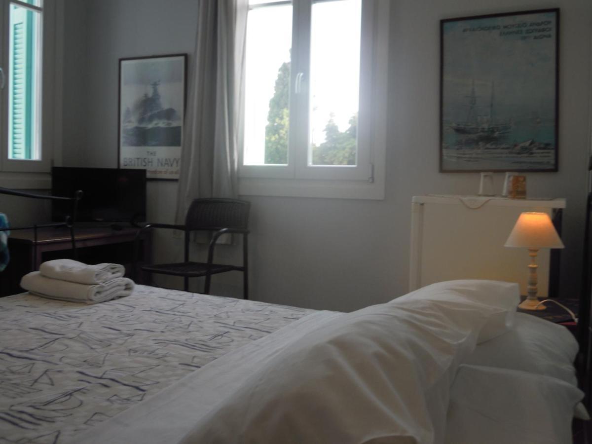 Blue Dolphin Hotel บาทซี ภายนอก รูปภาพ