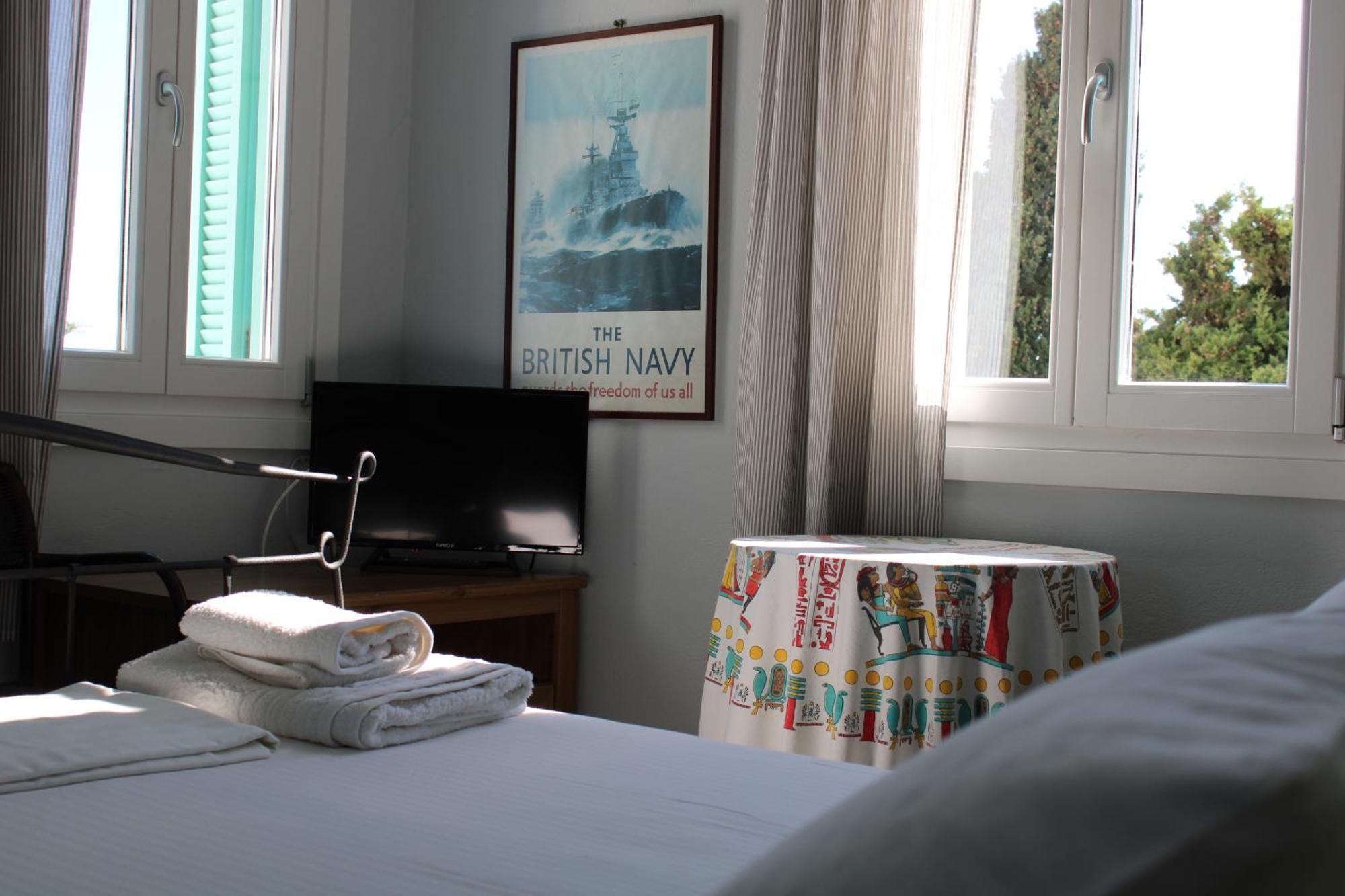 Blue Dolphin Hotel บาทซี ภายนอก รูปภาพ